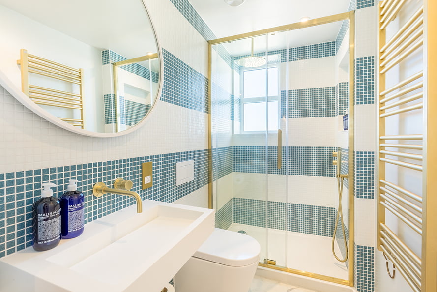 Family Bathroom - The Nici